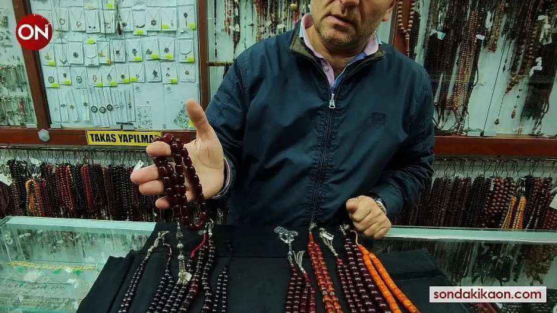(Özel) Bir asırlık tespihler 25 bin liraya alıcı buluyor