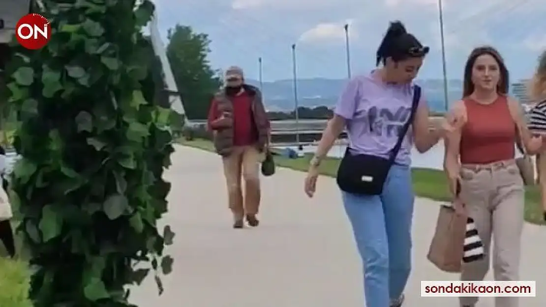 (Özel) Bursa'da ağaçtan adam hem güldürdü, hem korkuttu