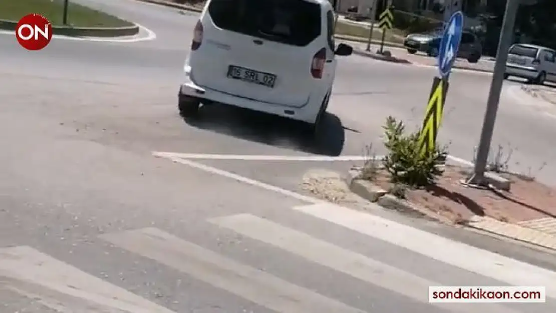(Özel) Bursa'da çalıntı araçla drift yaptı... O anlar kamerada