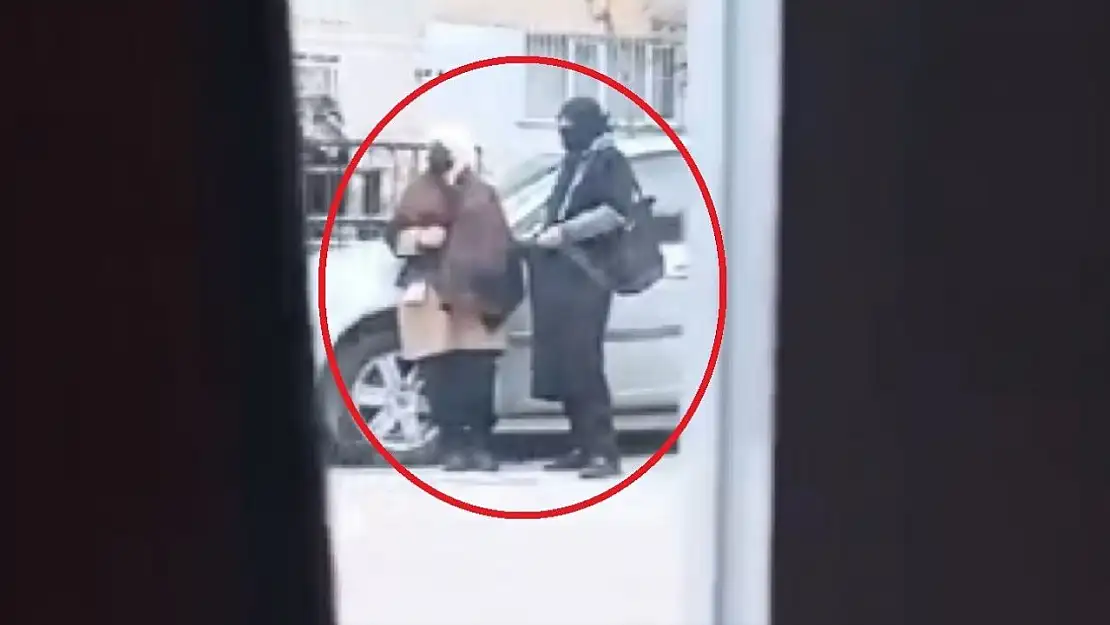(Özel) Bursa'da yankesicilik yapan kadın, kıyafet değiştirirken yakalandı