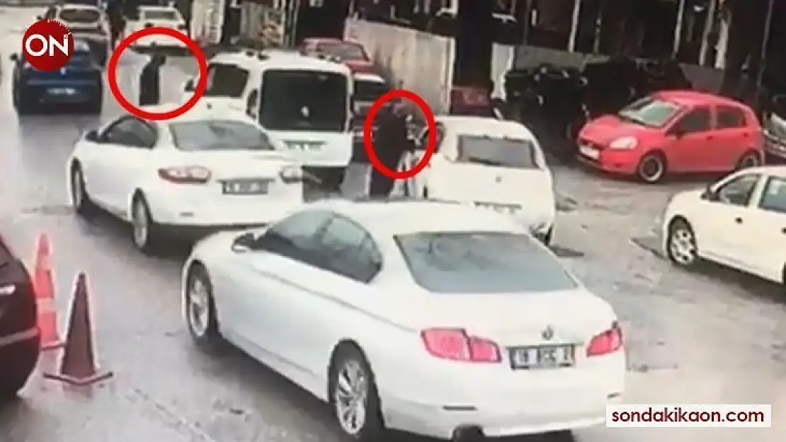 (Özel) Kadın sürücü çalınan aracının peşinden metrelerce böyle koştu