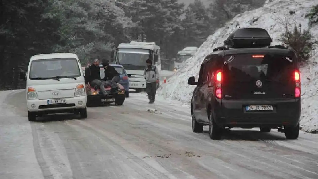 (Özel) Kazdağları'nda kar çileye döndü