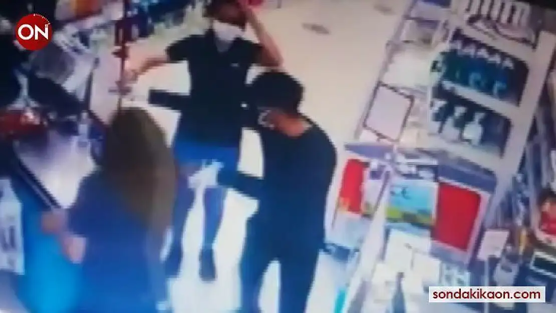 (Özel) Silahlı market soygunu kamerada
