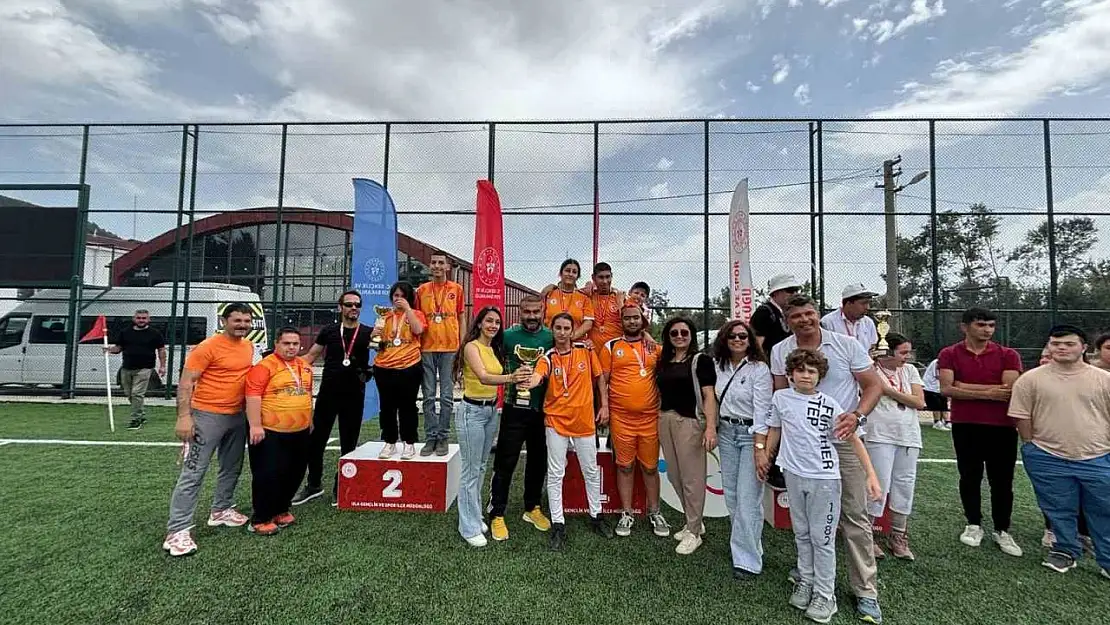 Özel sporcular bocce turnuvası renkli görüntülere sahne oldu
