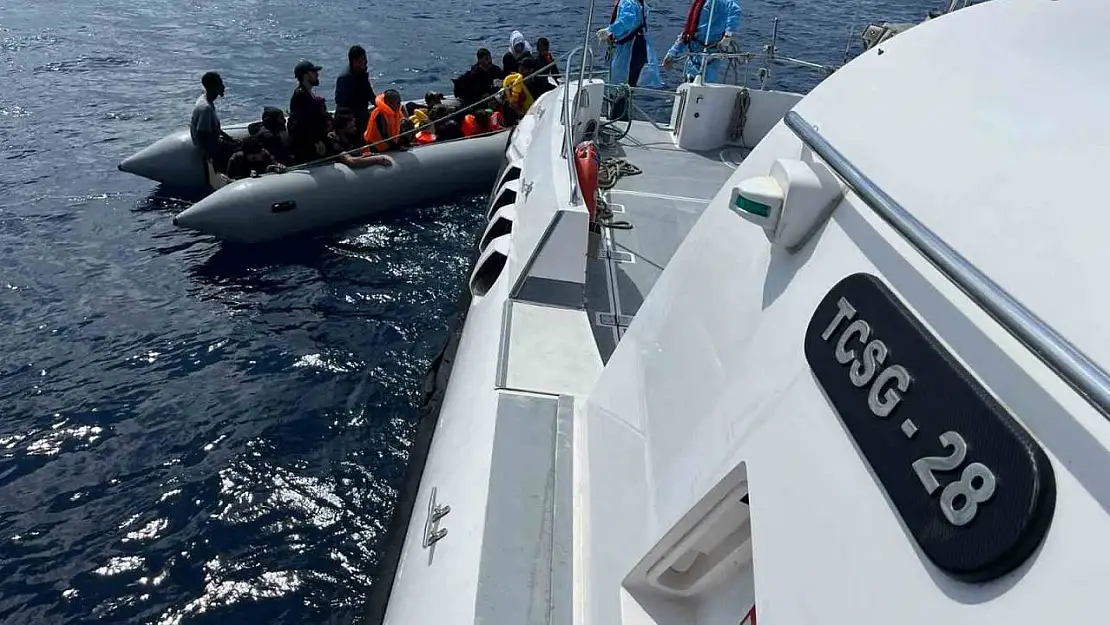 (Özel) Yunanistan ölüme terk ediyor, Türk Sahil Güvenlik kurtarıyor