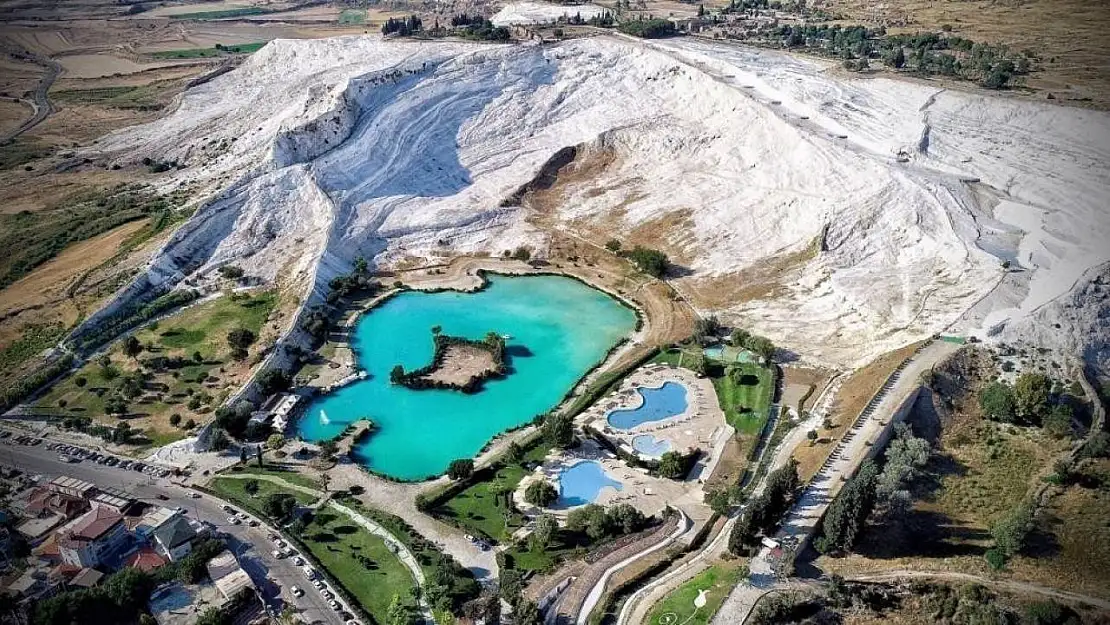 Pamukkale'de termal su debisi 30 yılda 3'te 2 azaldı