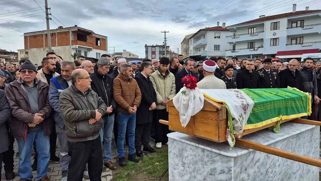 Patlamada hayatını kaybeden Seda Akın toprağa verildi