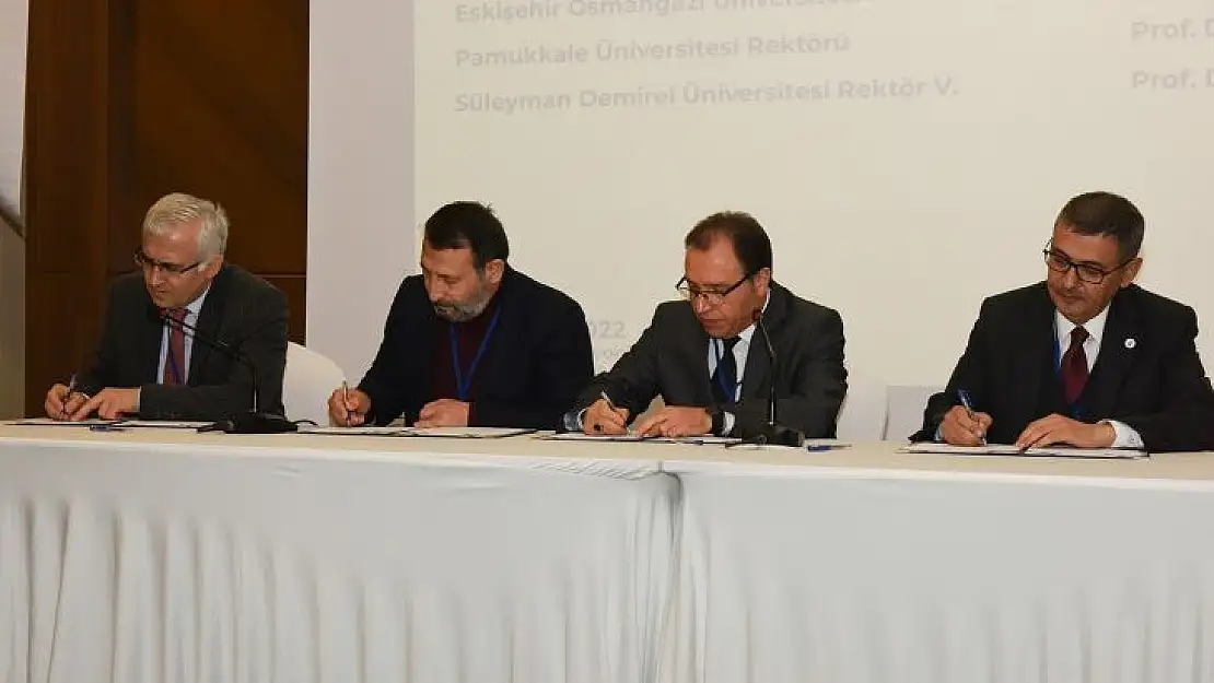 PAÜ'nün ilk konsorsiyumu Rektör Kutluhan tarafından imzalandı