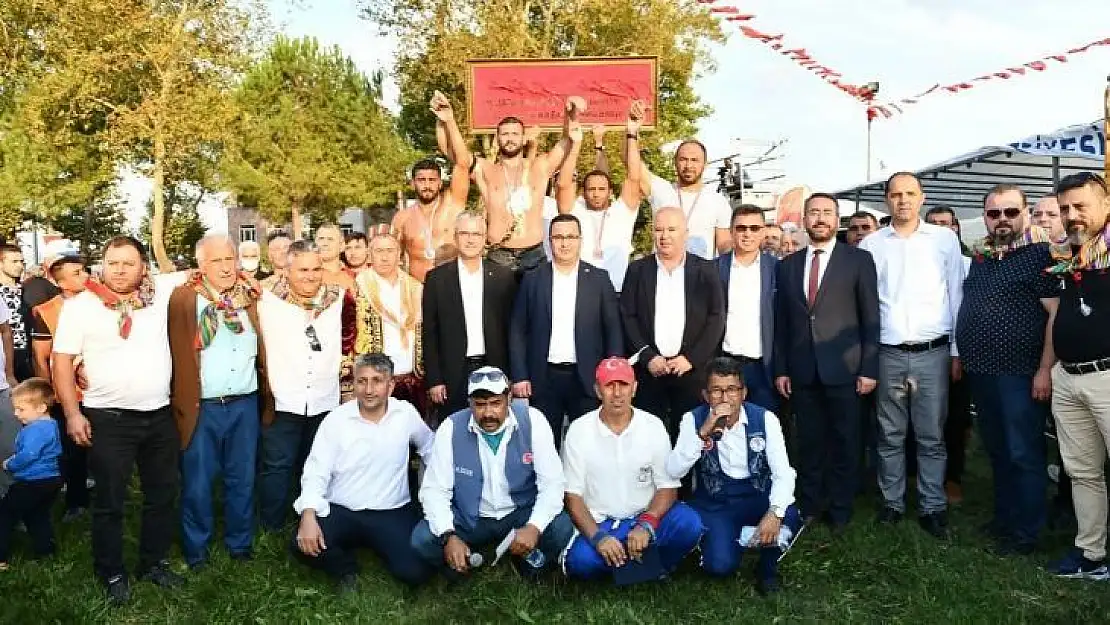 Pehlivanlar Yalıntaş'ta kapıştı