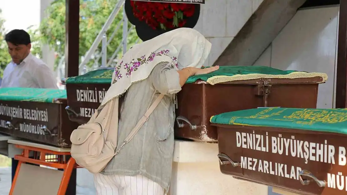 Polis eşi tarafından uykuda öldürülen anne ve 2 çocuğu son yolculuğuna uğurlandı