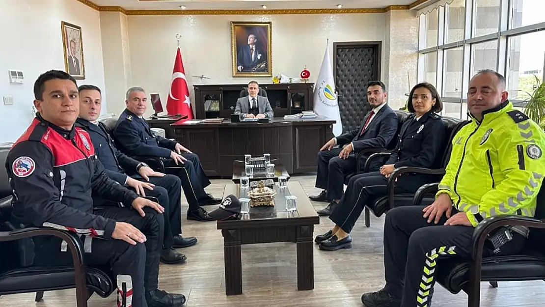 Polis Haftası nedeniyle Kaymakam'ı ziyaret ettiler