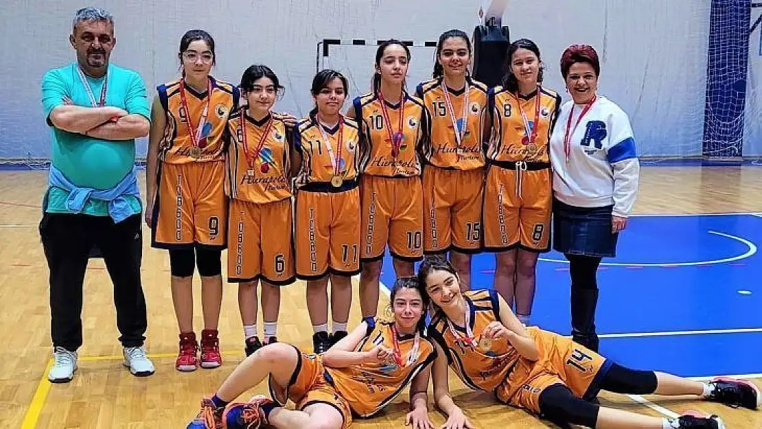 Potada yarı finali geçen kızlar, Denizli'ye şampiyonluk getirmek istiyor