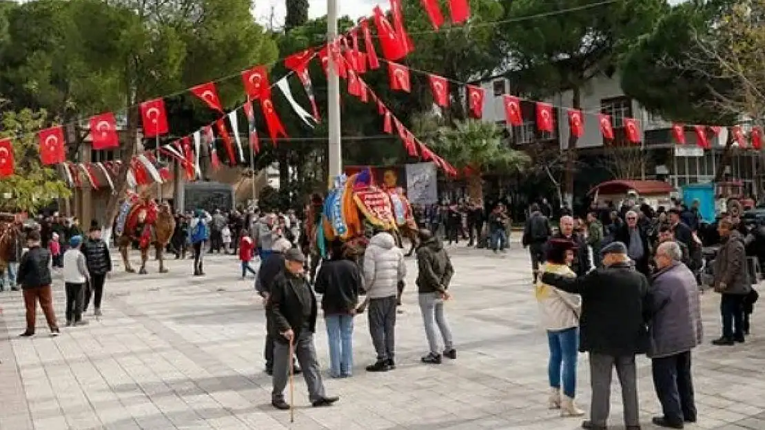 Poyracık'ta 5. Geleneksel Folklorik Deve Gösterisi Festivali heyecanı