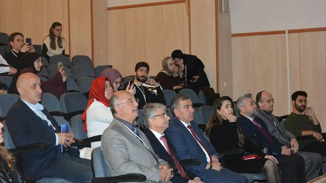 Prof. Dr. Şeker: 'Aydınoğulları, Anadolu'nun Türkleşmesinde önemli rol oynamıştır'