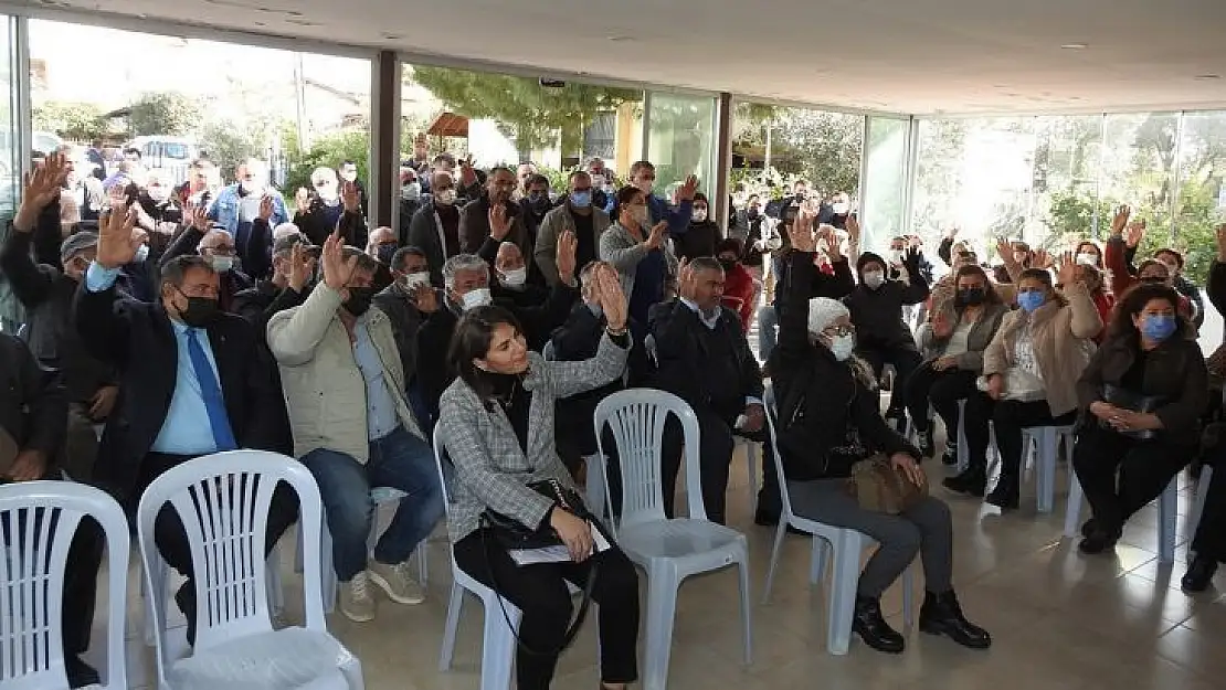 PSAKD Çeşme Şubesi'nde Sedat Mutlu güven tazeledi