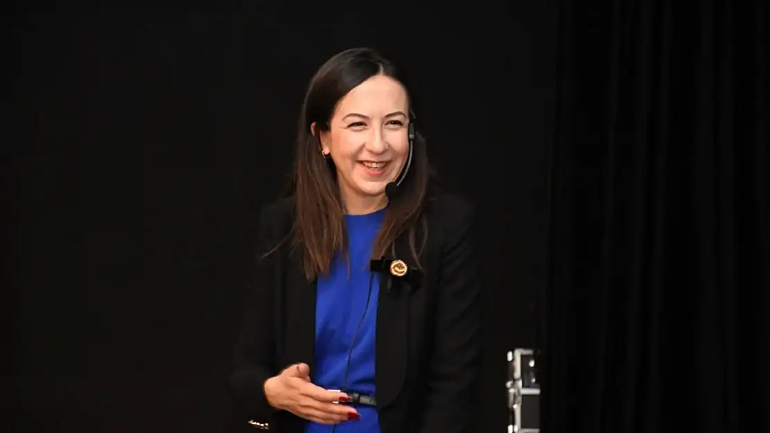 Psikolog Dr. Elif Ünsal Özberk'ten kadınlara farkındalık semineri