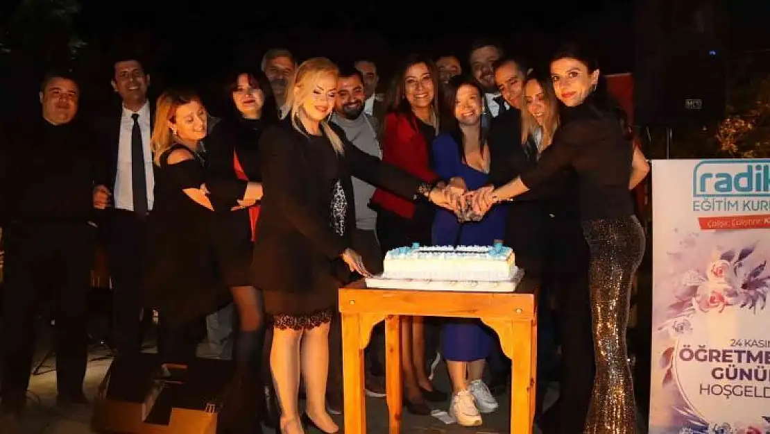 Radikal Eğitim Kurumlarında Öğretmenler Günü'ne özel kutlama