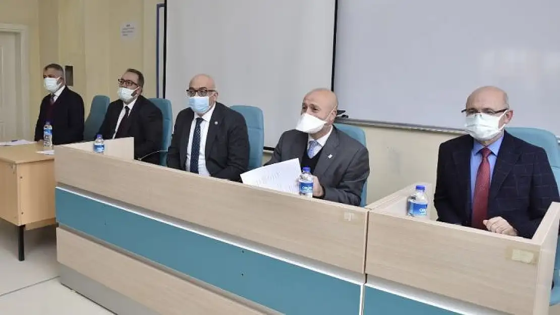 Rektör Ataç Ahmetli Meslek Yüksekokulu'nu ziyaret etti