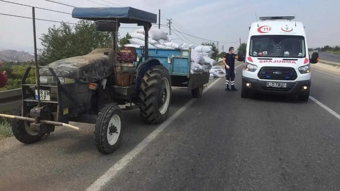 Römorka yüklü üzüm çuvallarına oturan adam yola düştü