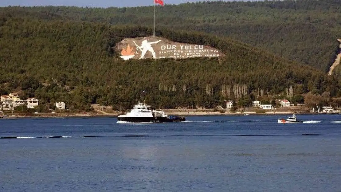 Rus askeri römorkörü Çanakkale Boğazı'ndan geçti