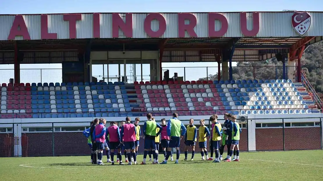 Rus devi Zenit'ten Altınordu'ya ziyaret