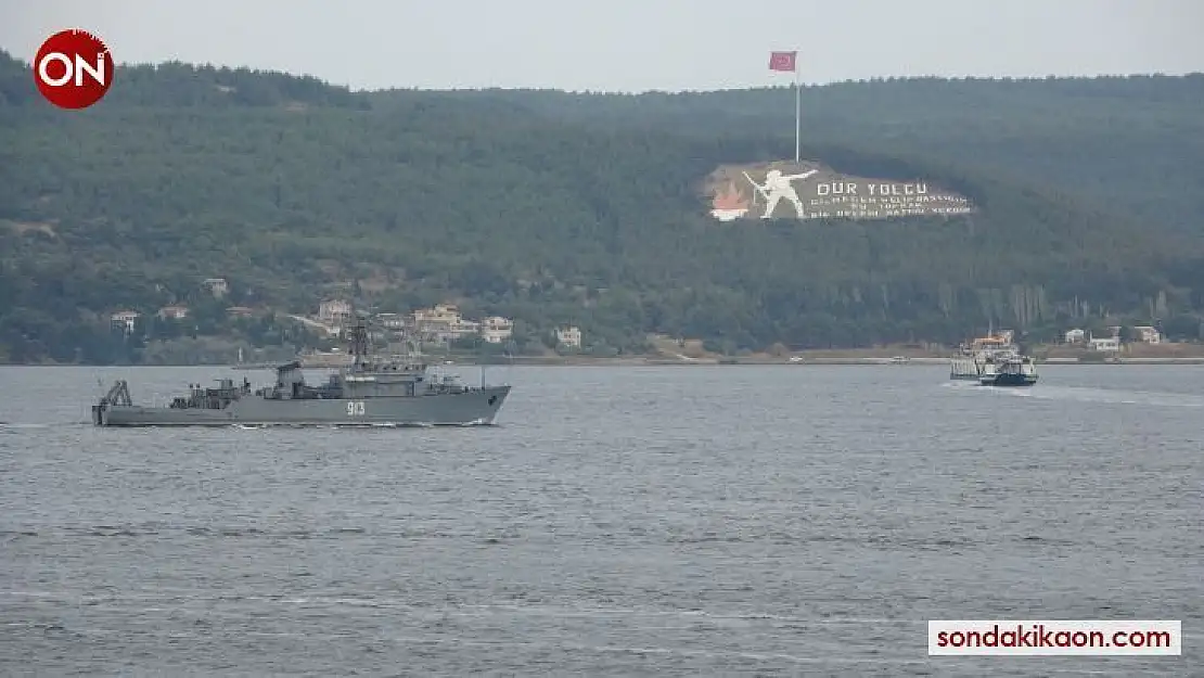 Rus mayın tarama gemisi 'Kovrovets' Çanakkale Boğazı'ndan geçti