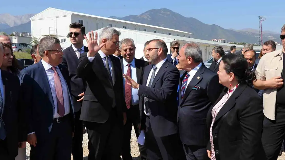 Sağlık Bakanı Kemal Memişoğlu, yeni sağlık uygulamalarını ardı ardına açıkladı