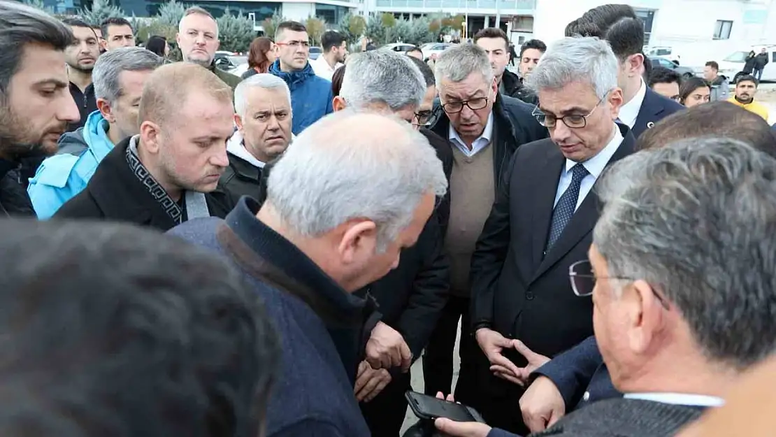 Sağlık Bakanı Prof. Dr. Memişoğlu, helikopter kazasının yaşandığı bölgede incelemelerde bulundu