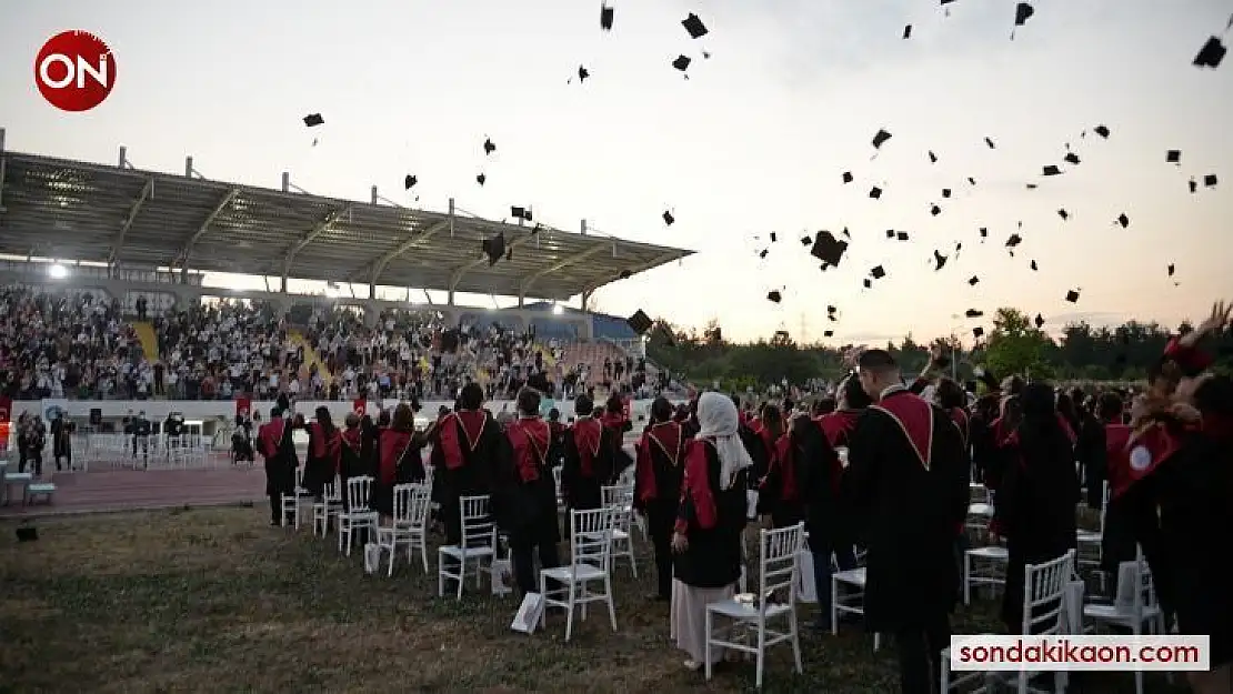 Sağlık ordusunun yeni neferleri BUÜ'den mezun oldu