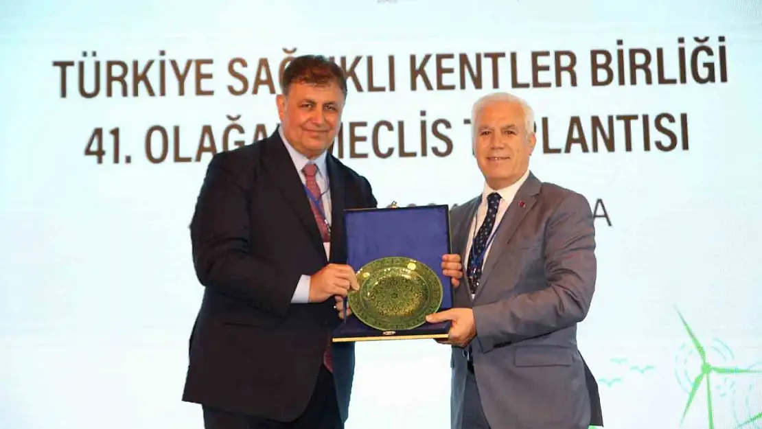 Sağlıklı Kentler Birliği Başkanı'na İzmir Büyükşehir Belediye Başkanı Cemil Tugay seçildi