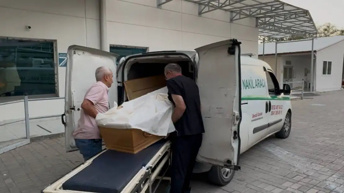 Şakalaşma bıçaklı kavgaya dönüştü: 1 ölü
