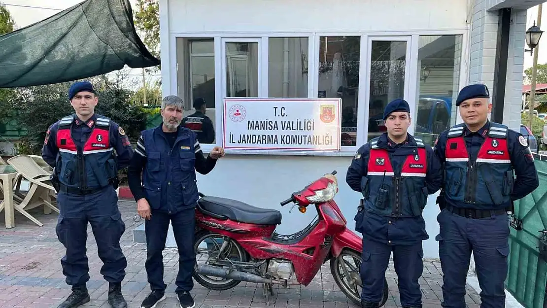 Salihli'de çalınan 3 motosikleti jandarma buldu