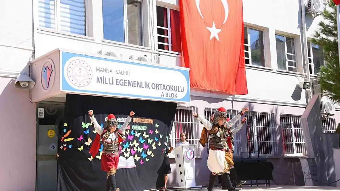 Salihli'de İlköğretim Haftası'na coşkulu kutlama