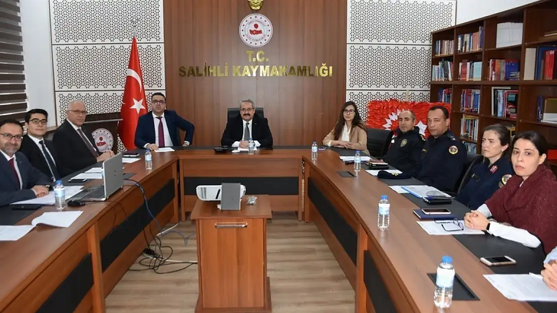 Salihli'de kadına yönelik şiddetle mücadele toplantısı yapıldı