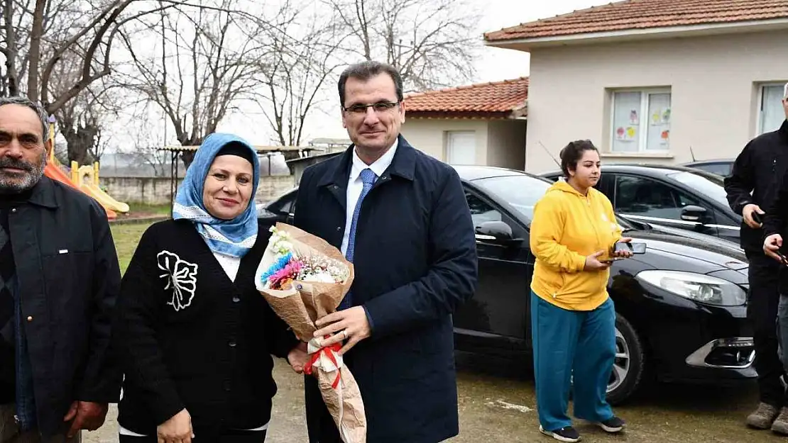 Salihli Kaymakamı Güldoğan, 2 mahallede talepleri dinledi