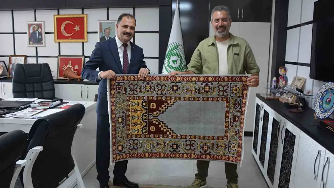 Sanatçı Turgay Başyayla Demirci'de tanıtım çekimi yaptı