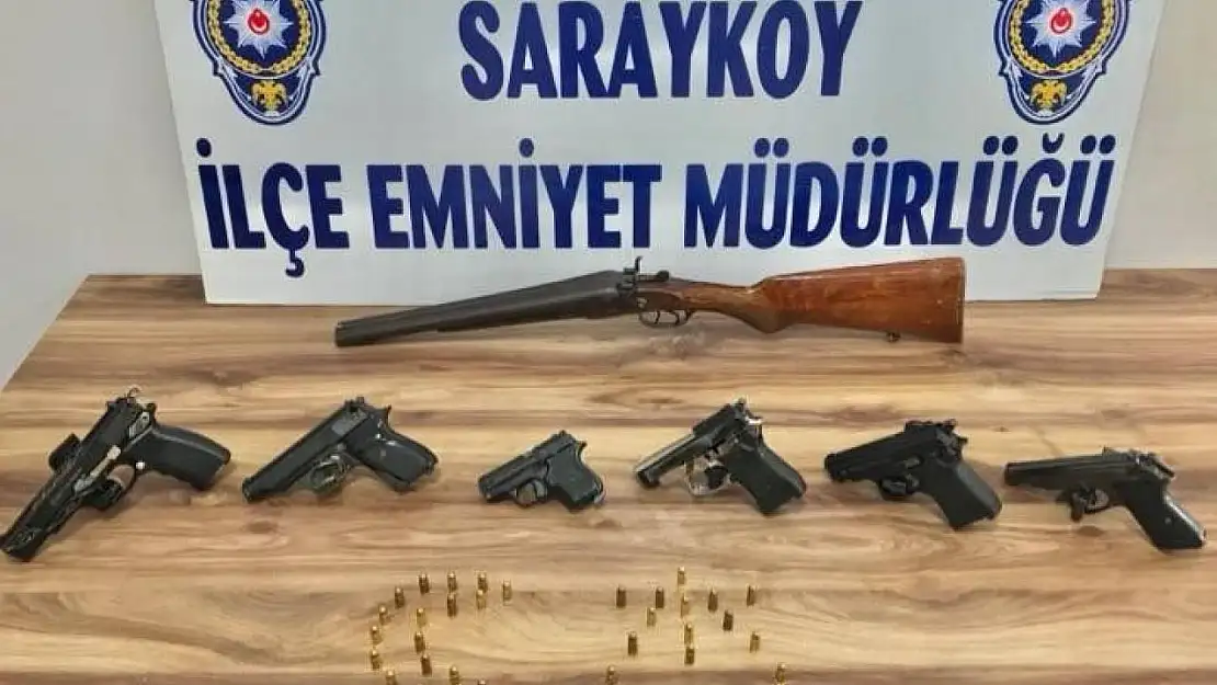 Sarayköy'de silah ticareti yapan 2 şüpheli yakalandı