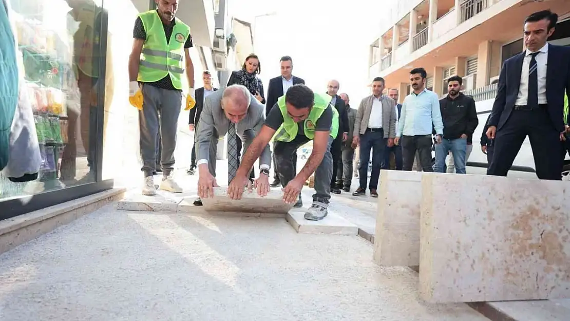 Sarayköy'e hizmeti büyükşehir götürüyor