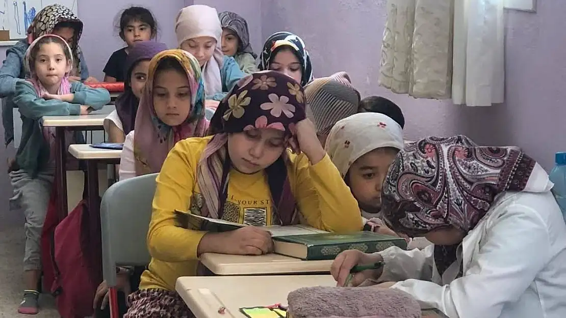 Sarıgöl'de Kur'an Kursunda 15 yıllık gelenek sürüyor