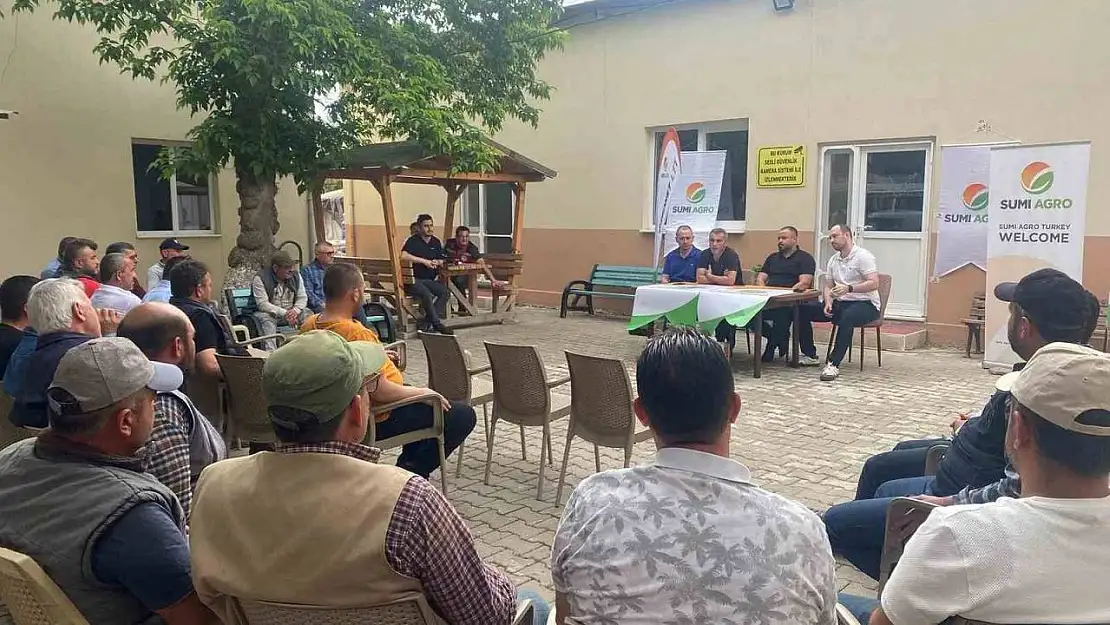 Sarıgöl'de Unlubit zararlısına karşı feromon tuzakları dağıtıldı