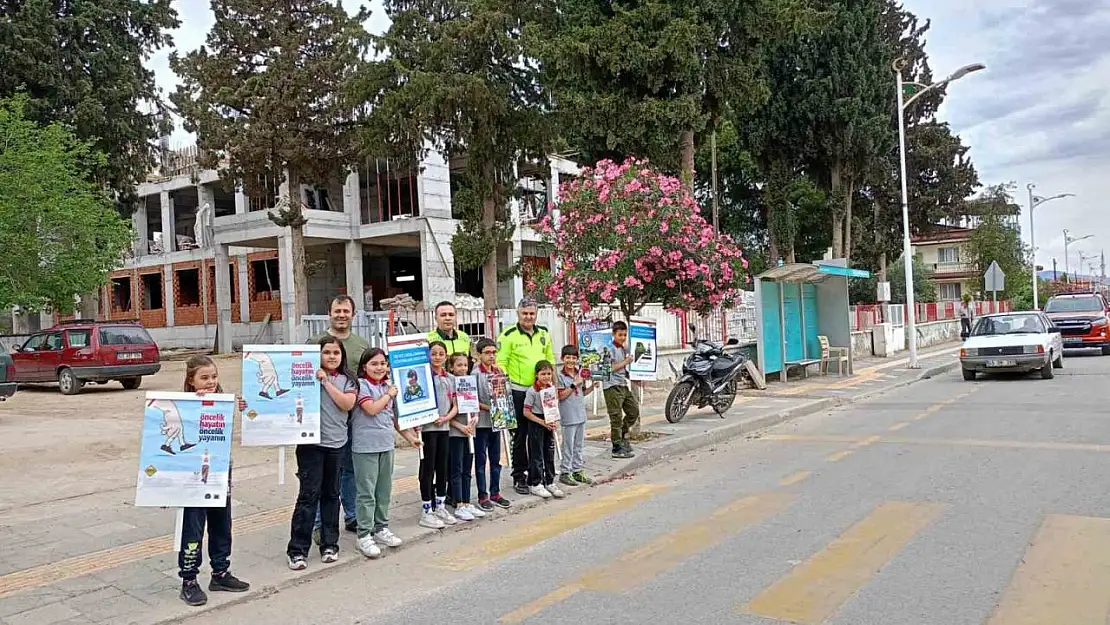 Sarıgöl emniyetinden öğrencilere trafik bilgilendirmesi