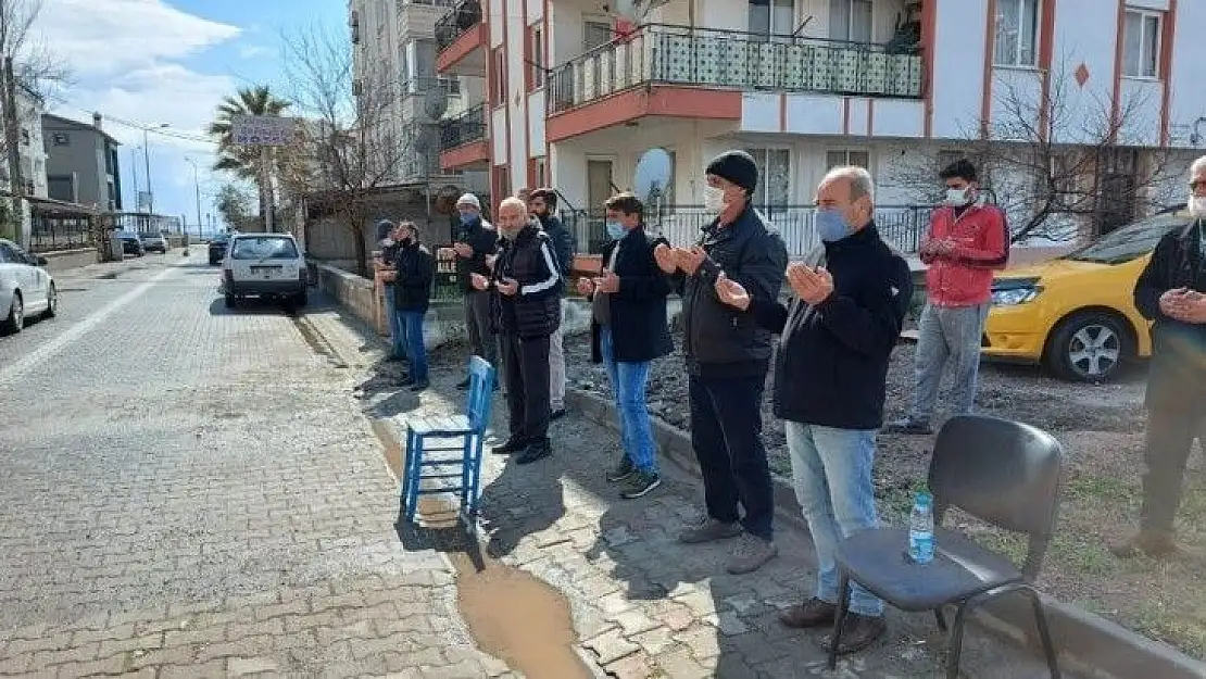Sarımsaklı Yardımlaşma Derneği'nden Çanakkale şehitleri için hayır yemeği