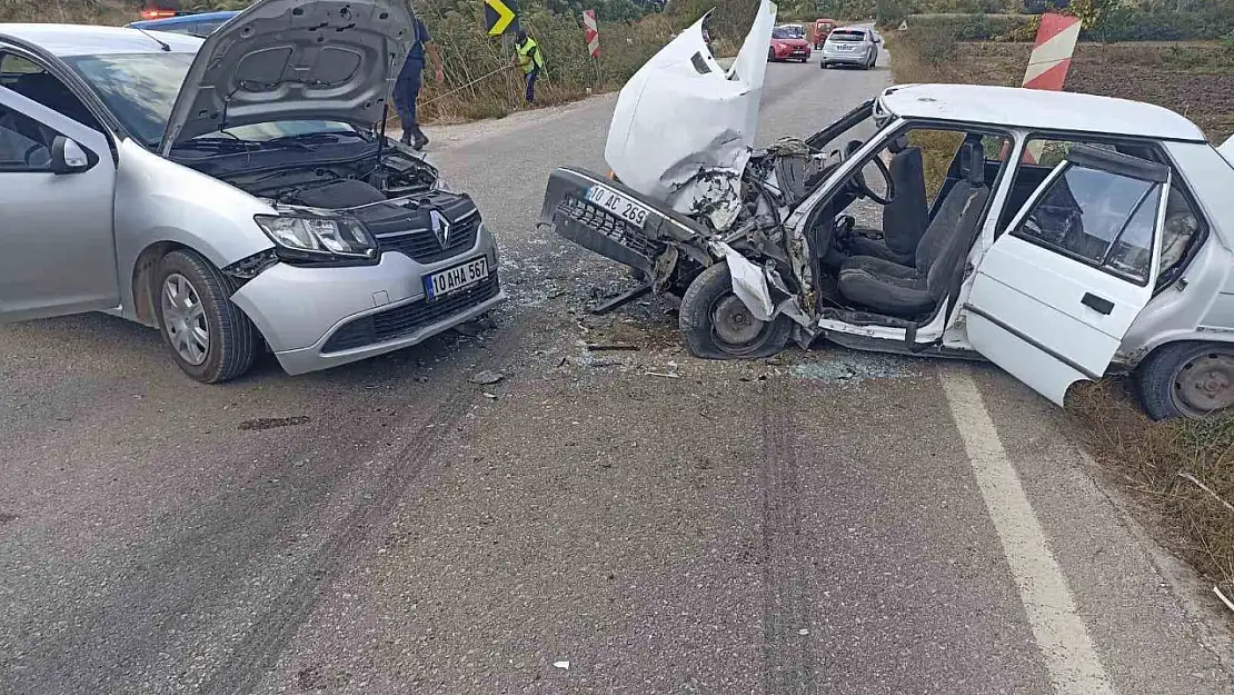 Savaştepe'de zincirleme trafik kazası 3 yaralı