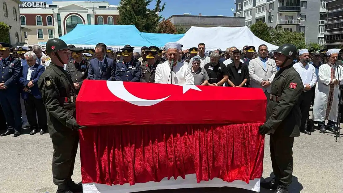 Şehit albay İzmir'de son yolculuğuna uğurlandı