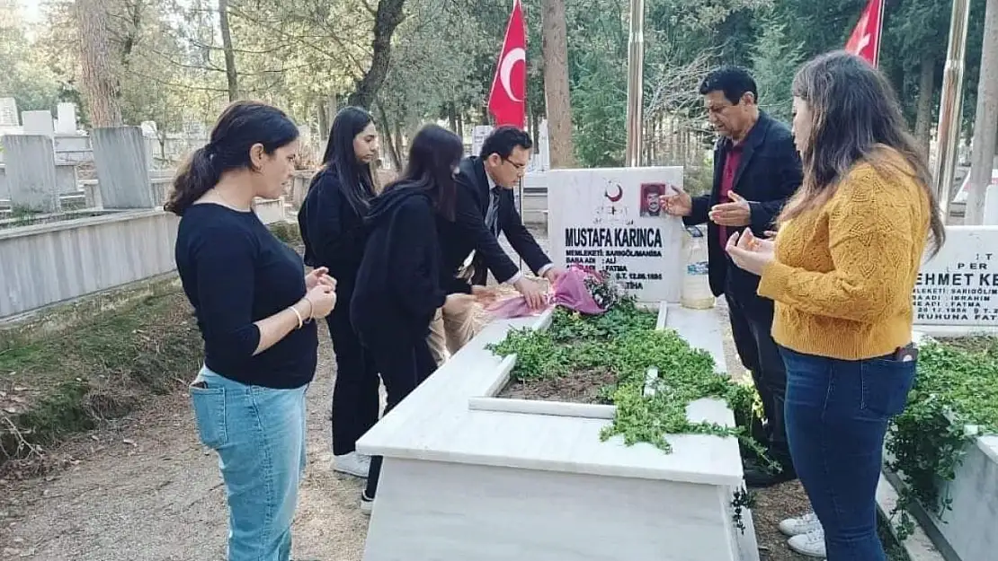 Şehit öğretmen Mustafa Karınca Öğretmenler Günü'nde unutulmadı