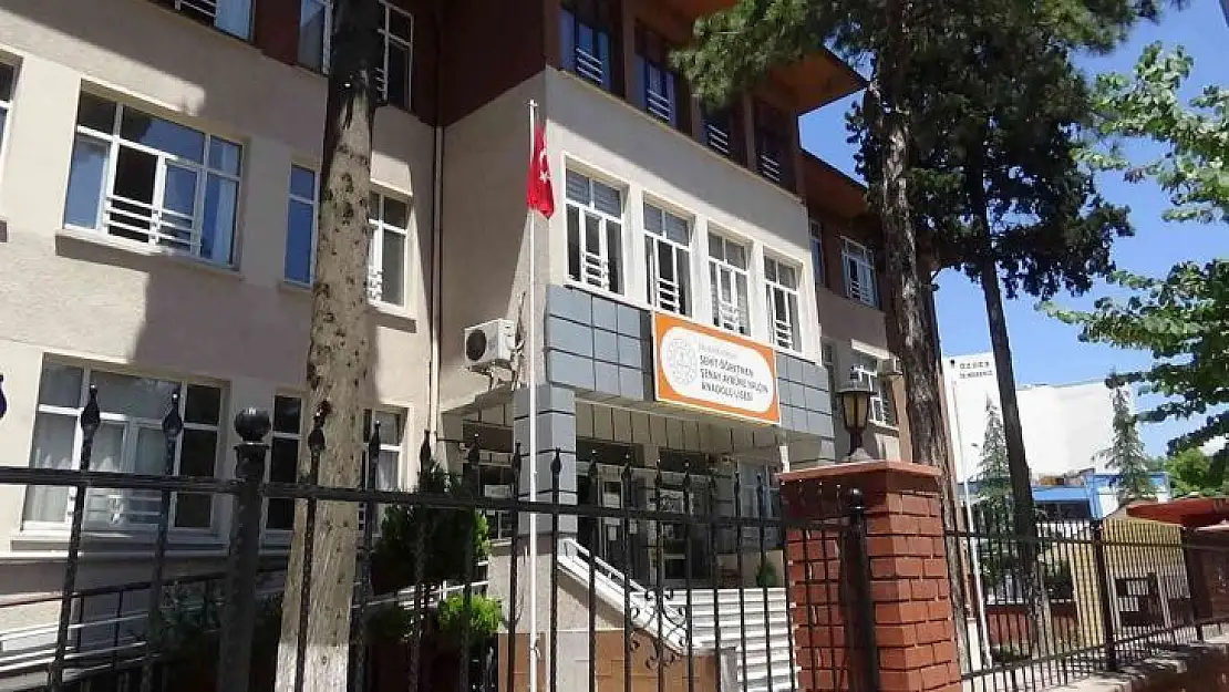 Şehit öğretmen Şenay Aybüke Yalçın'ın ismi okuduğu okulda yaşatılmaya devam ediyor