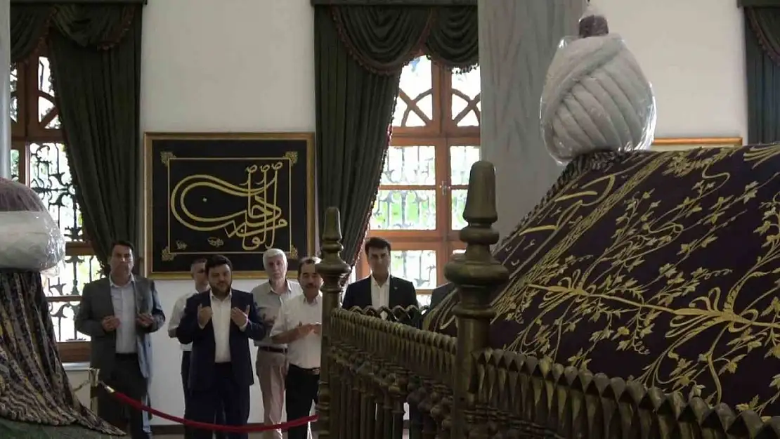 Şehit padişah Bursa'daki kabri başında anıldı