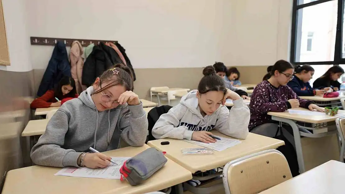 Şehzadeler Belediyesi'nin LGS Kursları tüm hızıyla devam ediyor