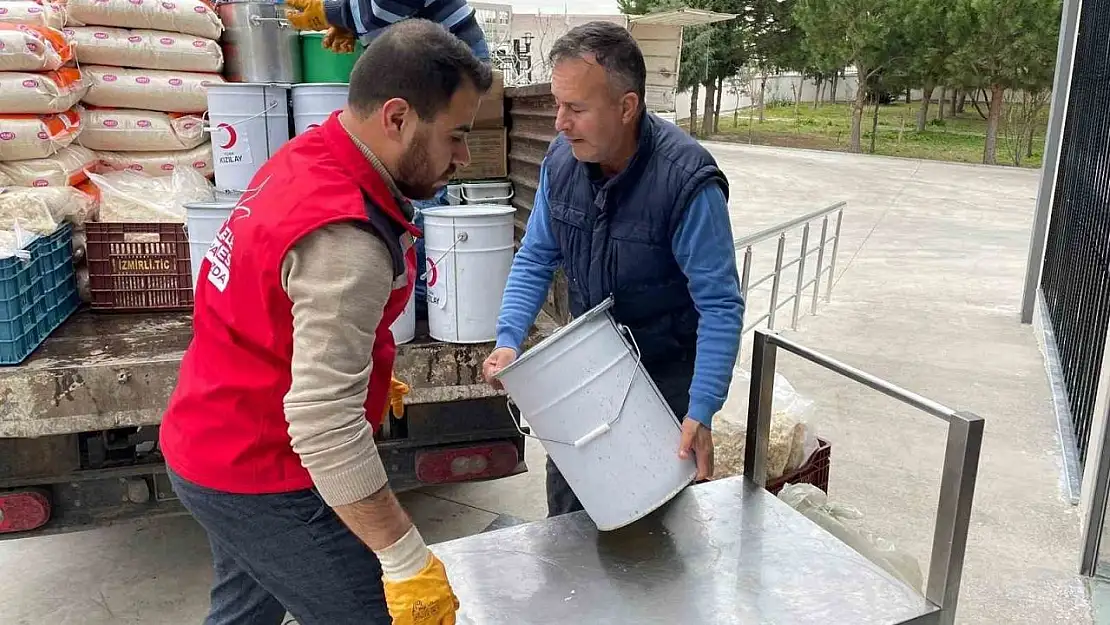 Şehzadeler Belediyesi Ramazan'da da sofraları ve etkinlikleriyle deprem bölgesinde olacak