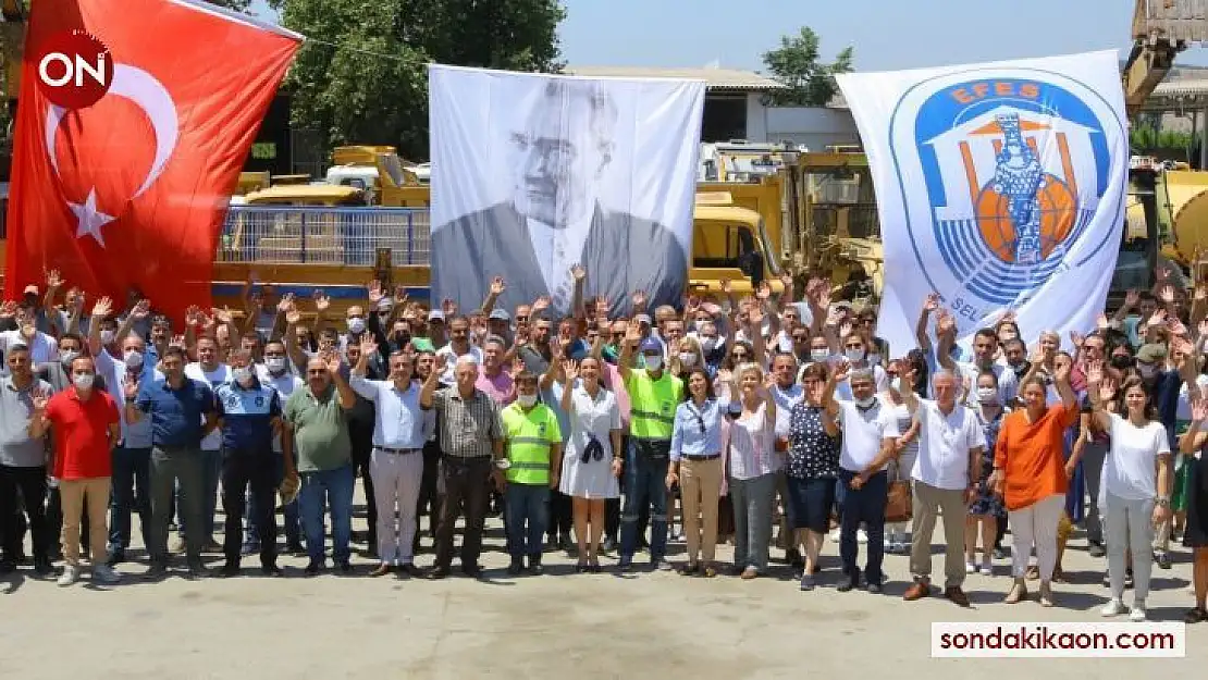 Selçuk Belediyesi personeli bayram yemeğinde